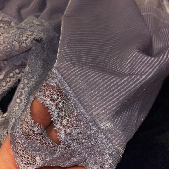 lavender velvet crop top with lace detail!!🦄 - Picture 4 of 5